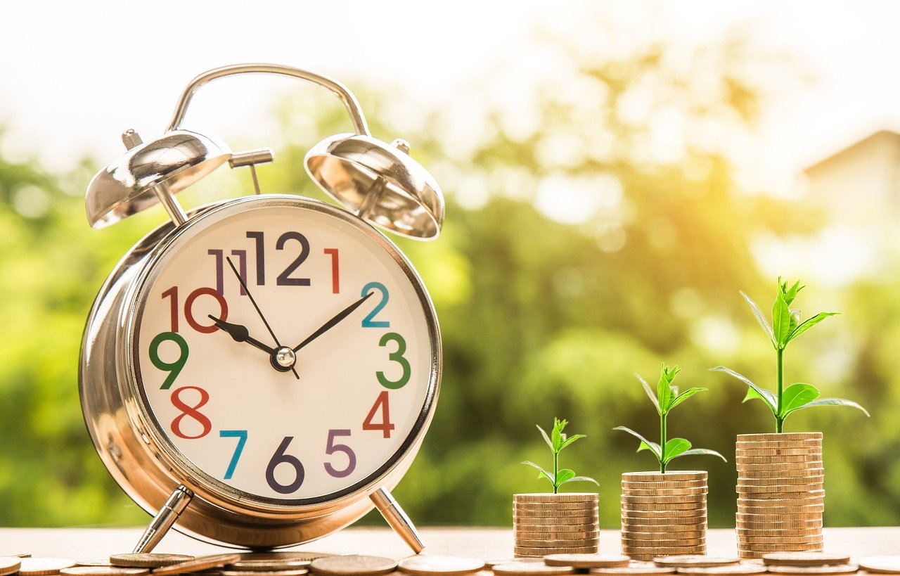 Clock Money Growth Grow Time  - nattanan23 / Pixabay